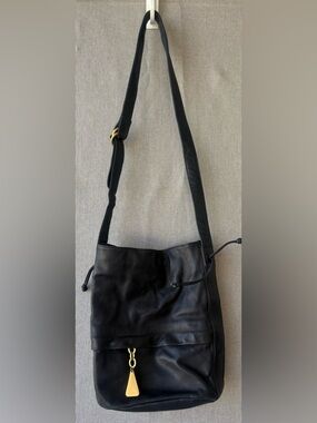 Americana By Sharif Black Leather Crossbody Bucket Bag Adjustable Strap